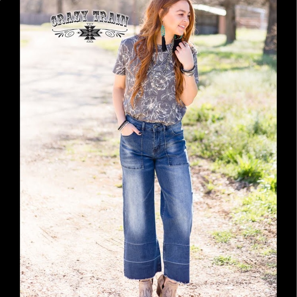 🍁SALE….🍁 Crazy Train Wide Leg Ankle Denim Jeans…popular style🍁